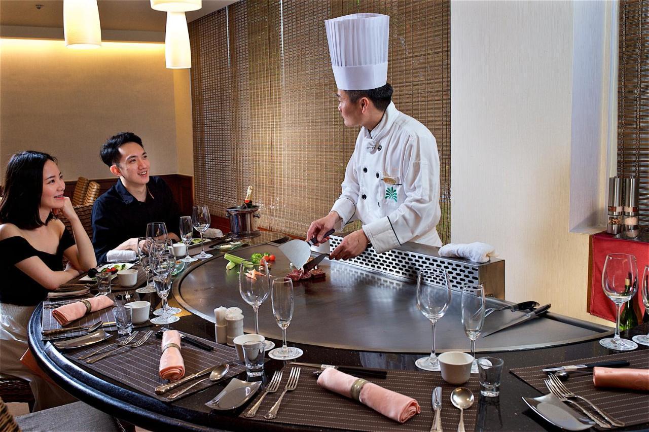Hotel Royal Chihpin Wenquan Exterior foto A chef at work